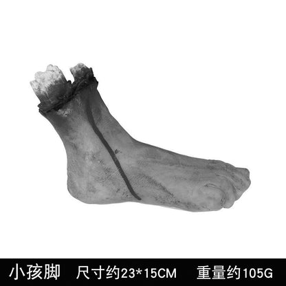 Haunted House Prop Set – Fake Severed Hand, Bloody Foot & Simulated Heart for Escape Room, Bar & Halloween Prank Decor