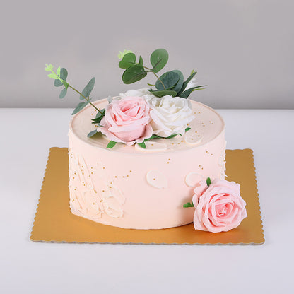Square embossed cake board - Single-tier celebration cake presentation