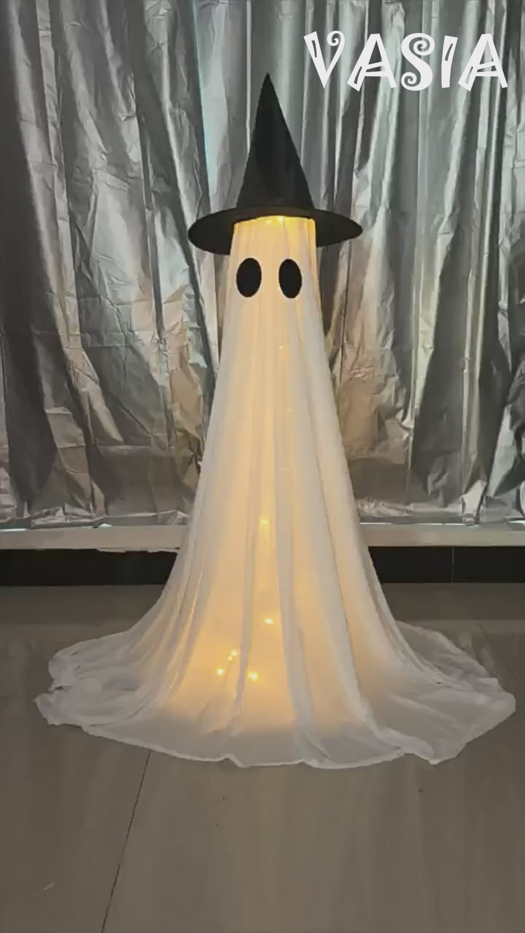 Video showing floor-standing Halloween ghost faces, sizes and base configurations