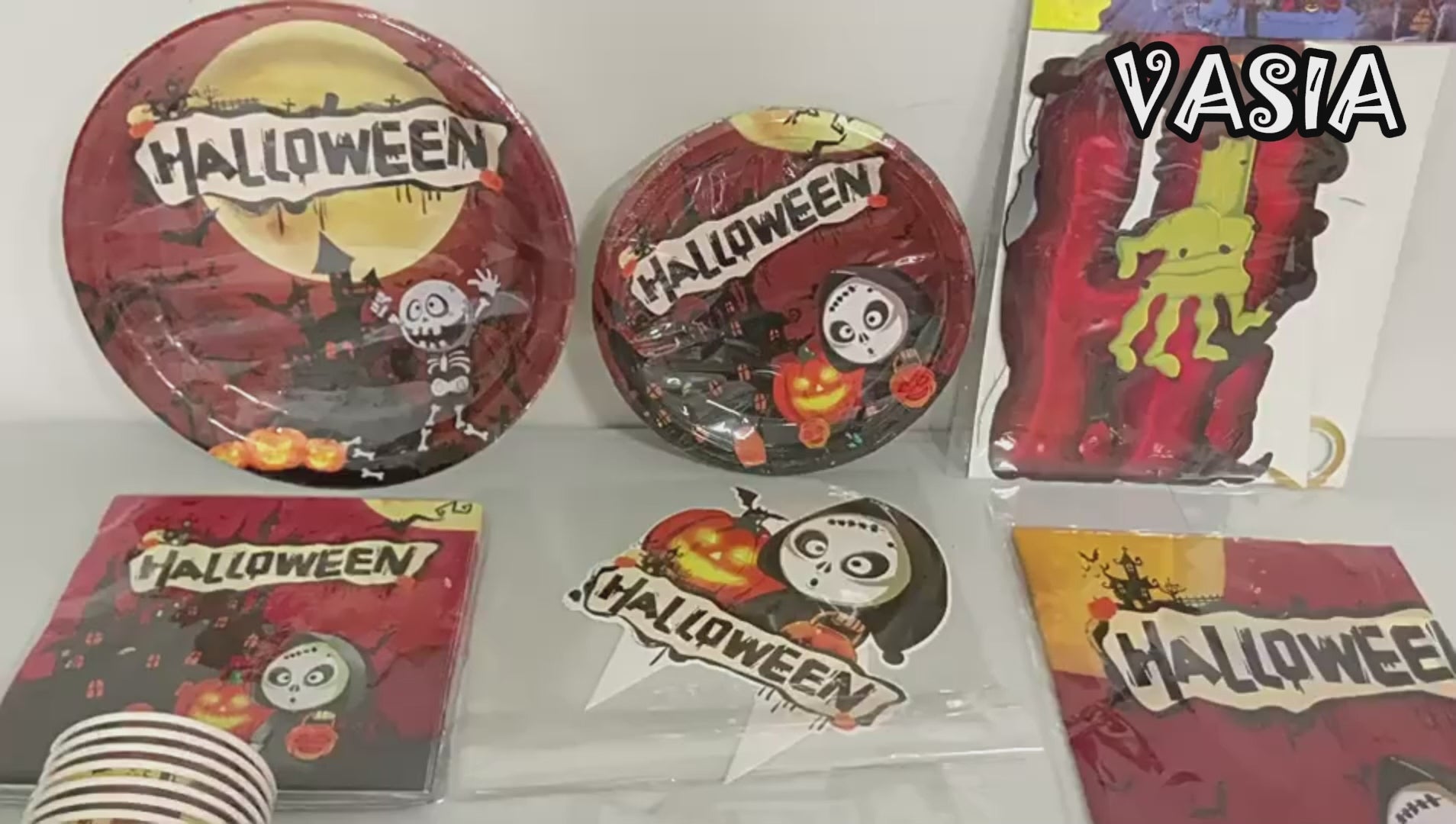 Video showing purple pumpkin Halloween tableware and coordinated set options