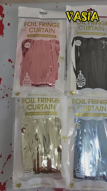 Video showing metallic tinsel fringe curtain colors, sizes and shimmering effect